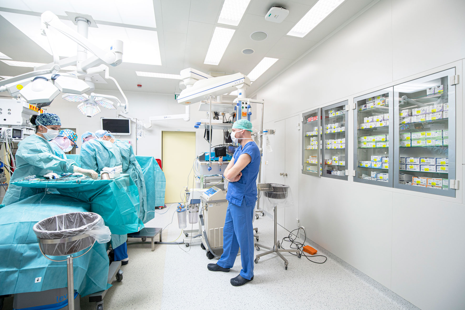 Fotografie 411-02-surgical-skrinka-na-siti-3_original.jpg