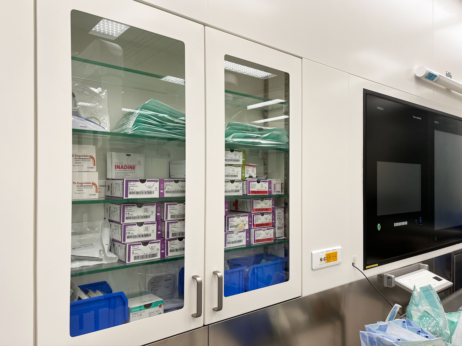 Fotografie 411-02-surgical-skrinka-na-siti-u-2a_original.jpg