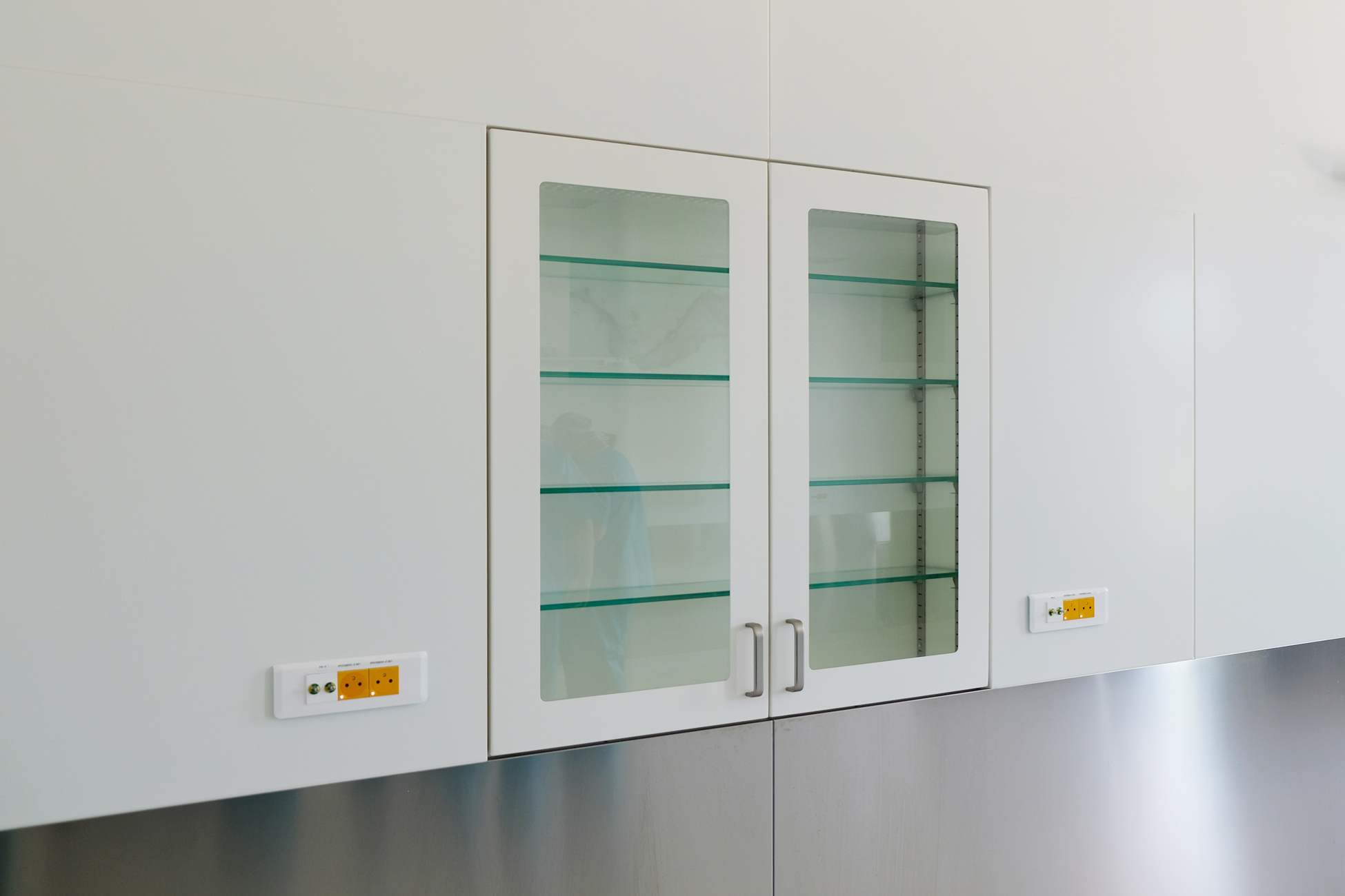 Fotografie 411-02-surgical-skrinka-na-siti-u-6_original.jpg