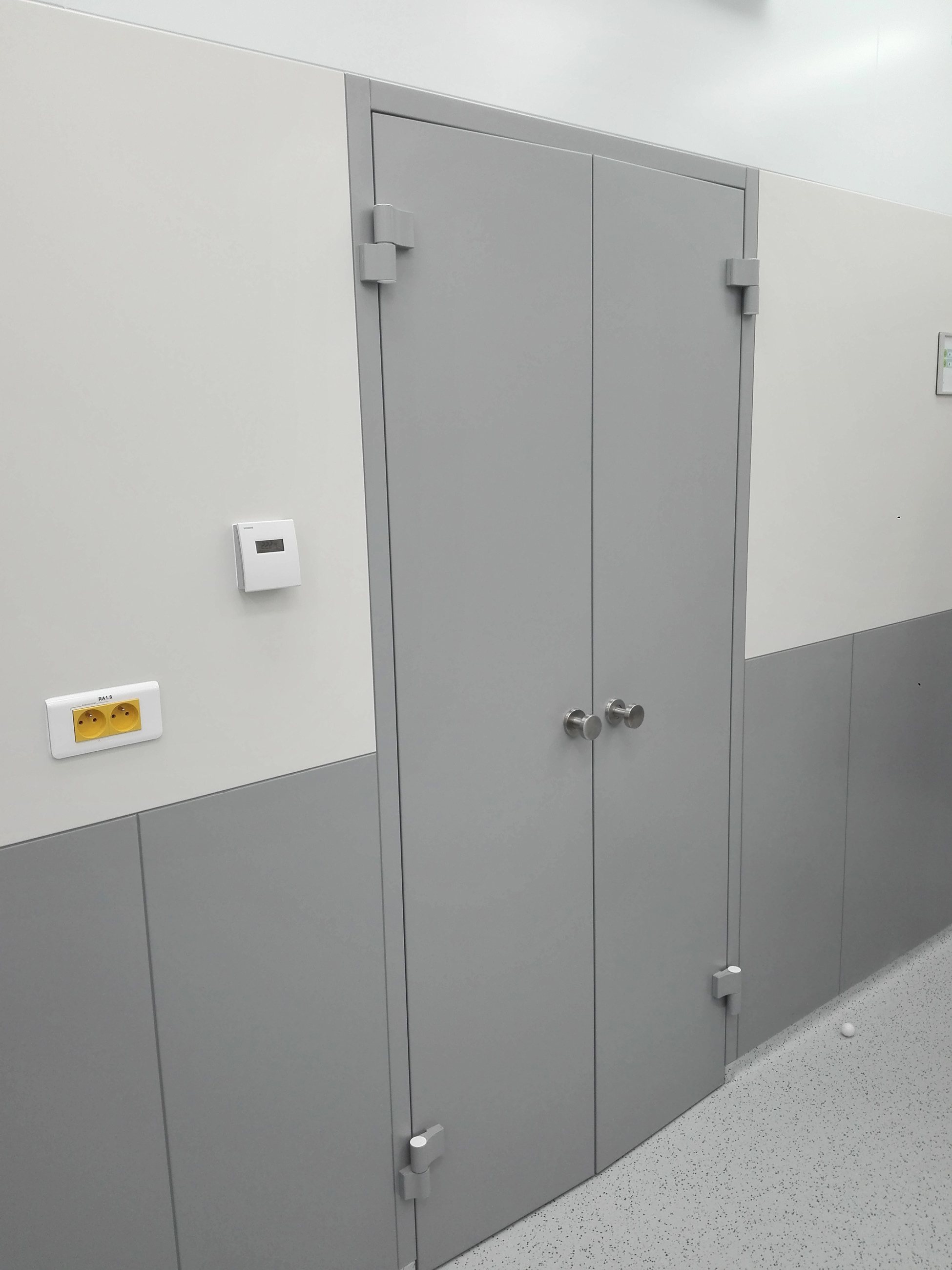 Fotografie surgical-prokladaci-skrin-406-01-2_original.jpg