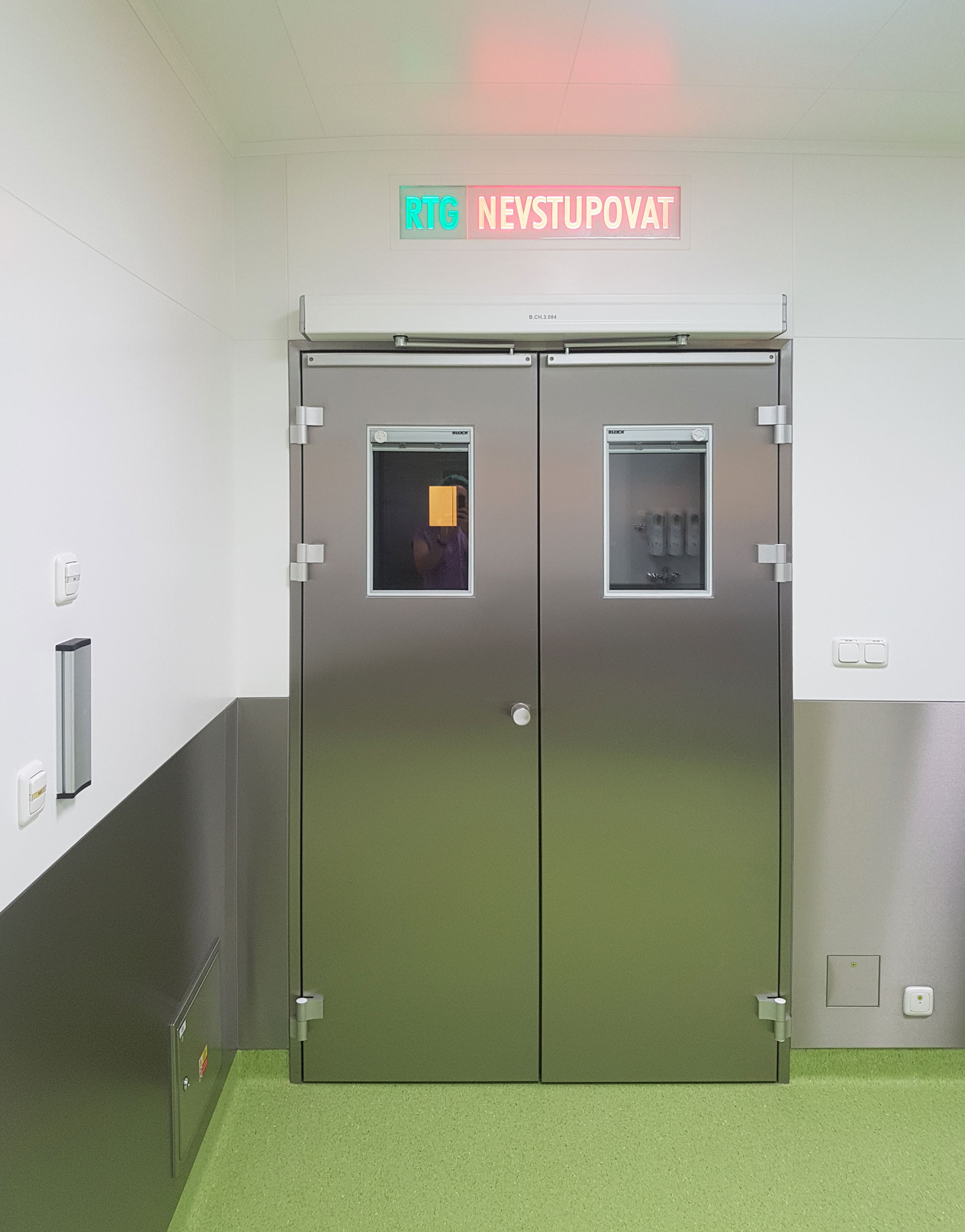 Fotografie svitidlo-nevstupovat-111-07-2_original.jpg